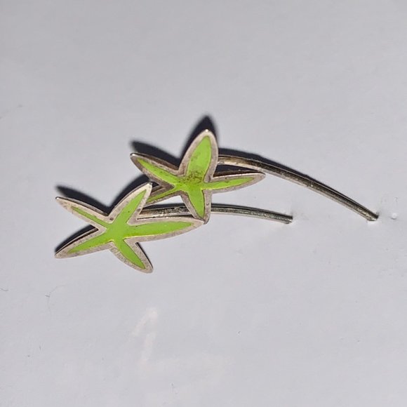 Pierced Earrings, Silver, handmade, Stars with green enamel, Harbourfront - Picture 3 of 4